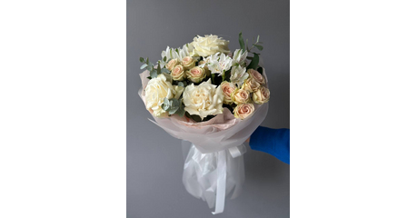 Букет роз и альстромерий Неаполь