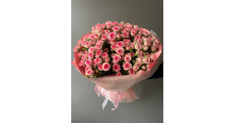 Шикарный букет из кустовых роз Шепот роз